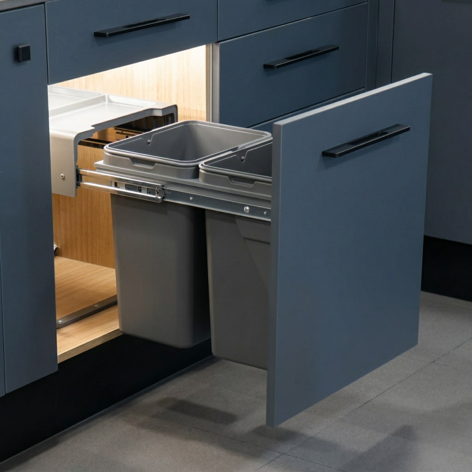 Ebco Livsmart Pull-out Waste Bin 40 Ltr in Dark Grey